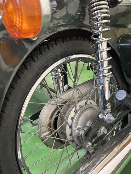 スーパーカブ90（HA02）リアタイヤ交換とリアキャリア修理。: Blowin